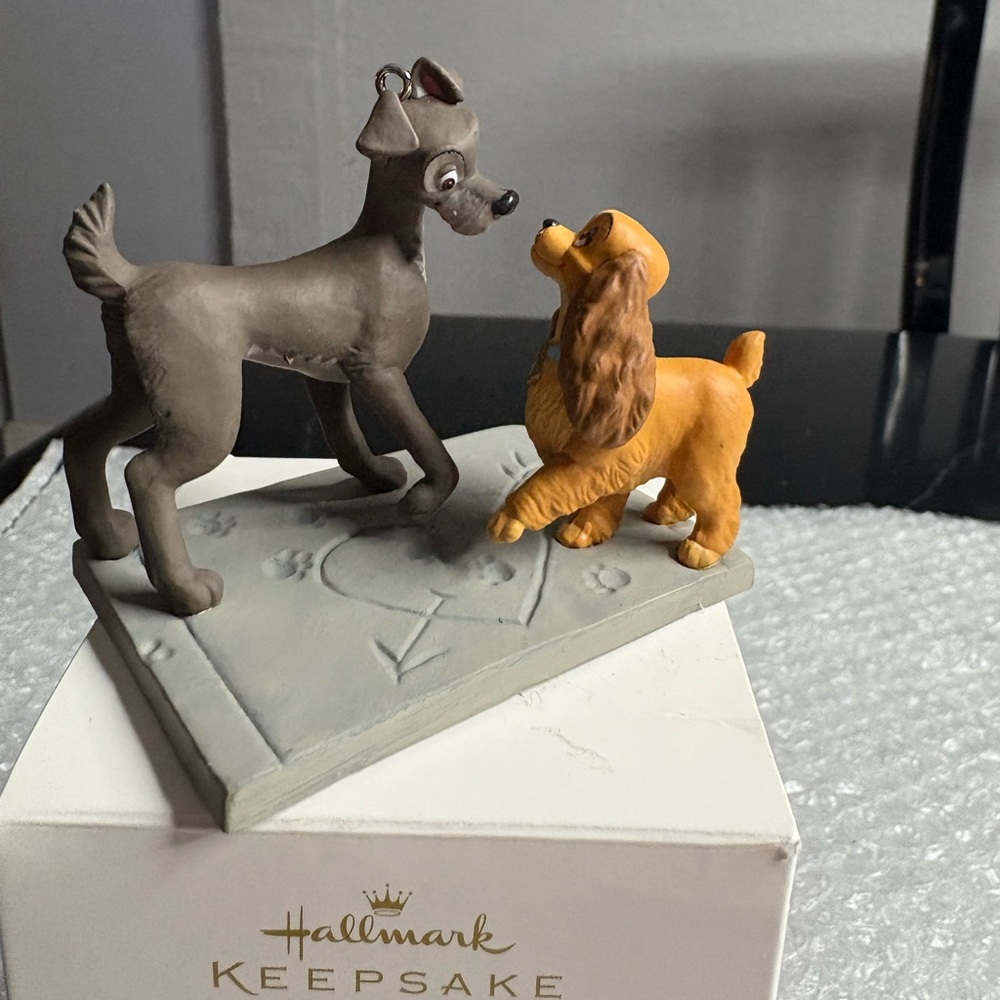 Hallmark Ornament  Signs of Affection Disney’s Lady and The Tramp